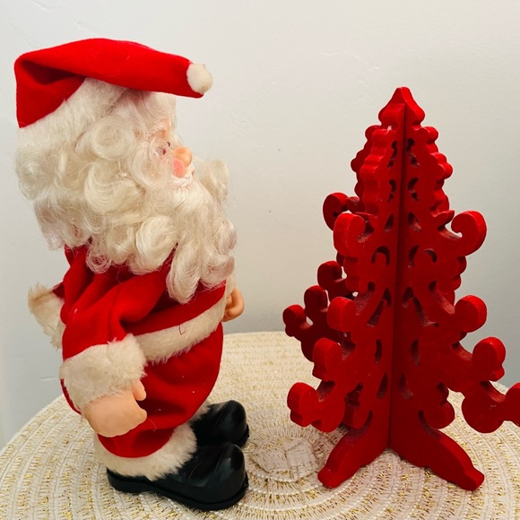 Adorable Vintage 10” Mechanical Santa, Handmade Wood Sleigh, Velvet Flocked Tree - Picture 8 of 14